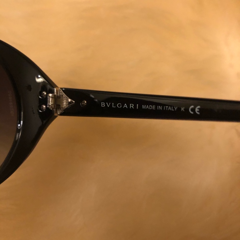 Bvlgari sunglasses πΆπ - Picture 6 of 6